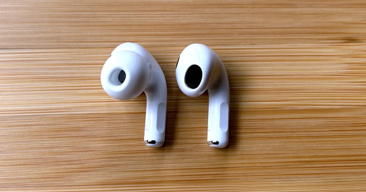 nen-mua-airpods-pro-2-hay-airpods-3-1.jpeg