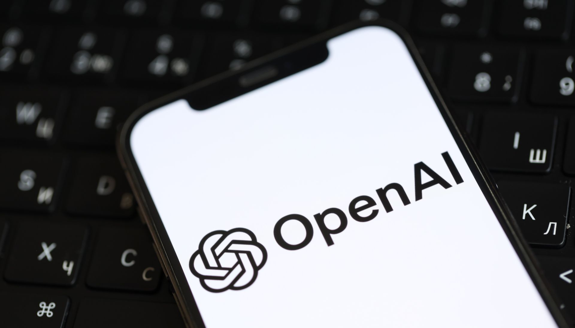 openai-va-microsoft-thay-doi-hop-tac-doc-quyen-1.jpeg